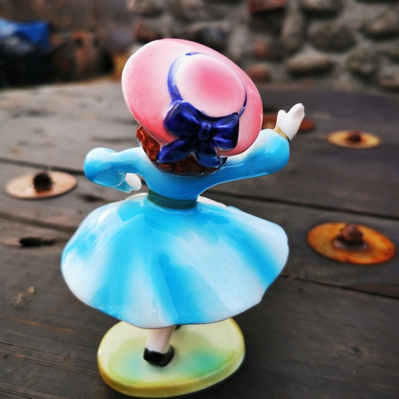 Vintage Japan Ceramic Waving Girl in Blue Dress Figurine - Picture 5 of 16